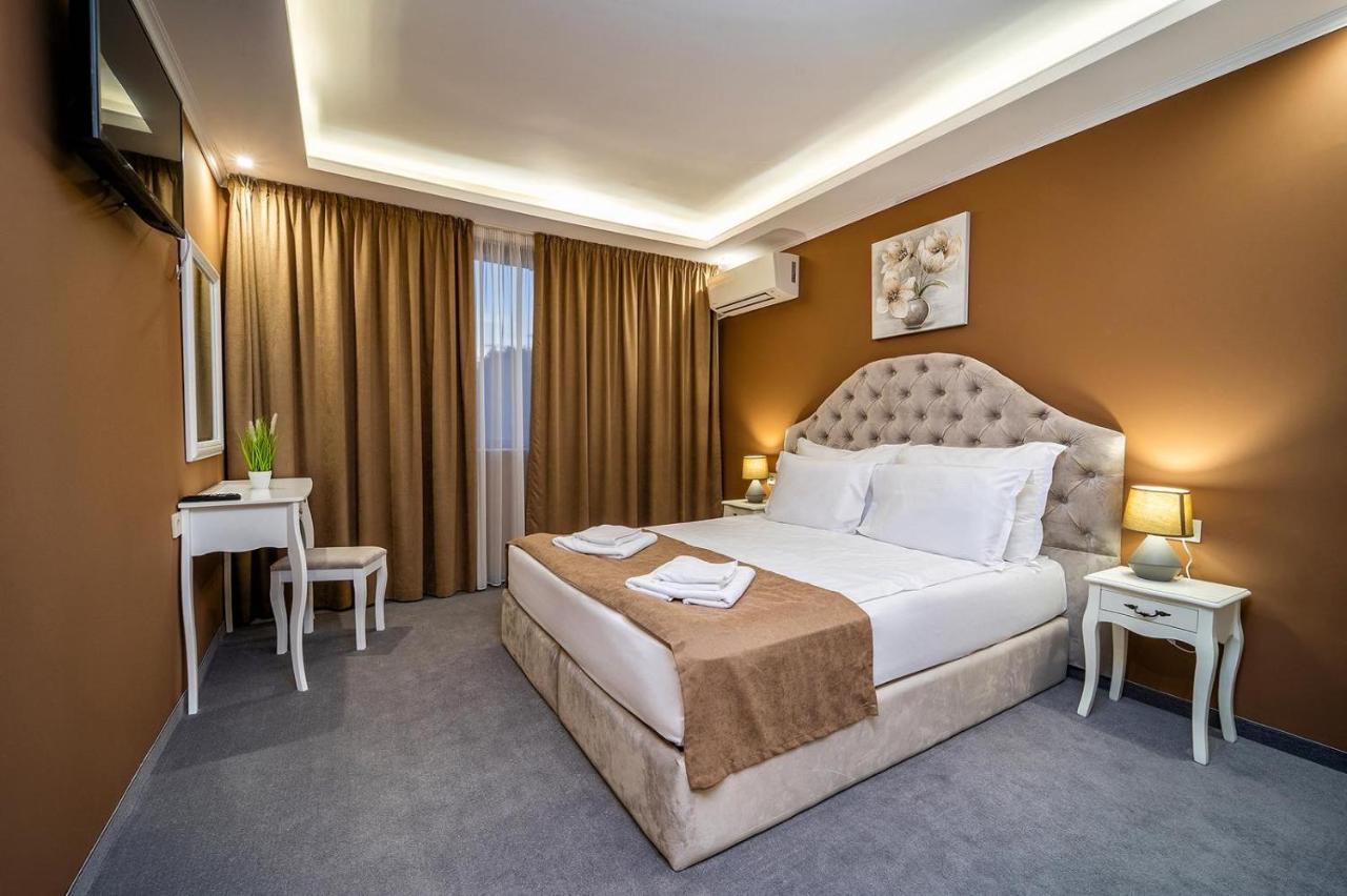 Hotel Rivera Dobrich Exteriör bild